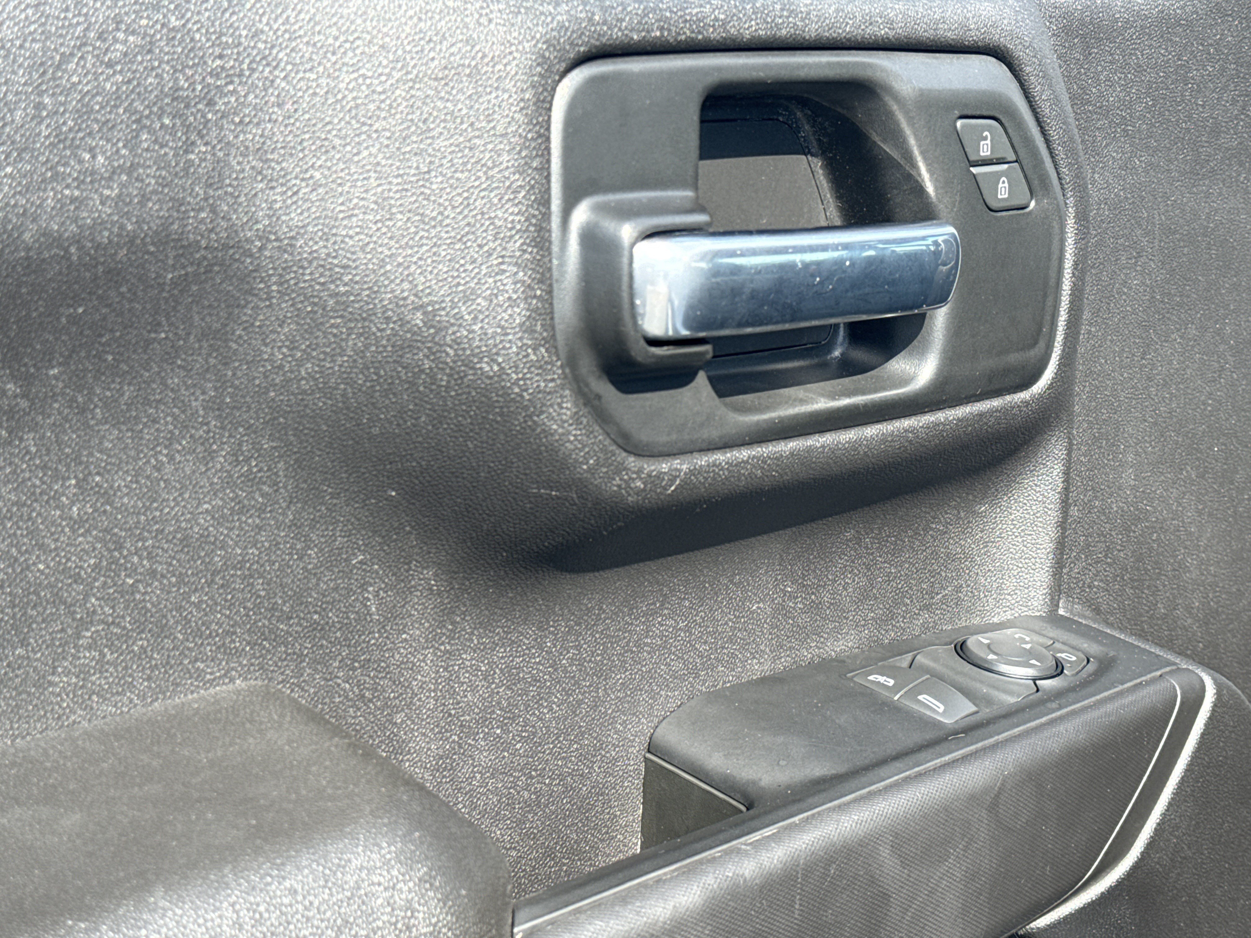 Used 2025 Chevrolet Silverado 1500 W/T RWD image 15