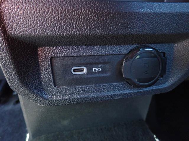 Used 2023 Volkswagen Tiguan SE R-Line AWD/4WD image 10