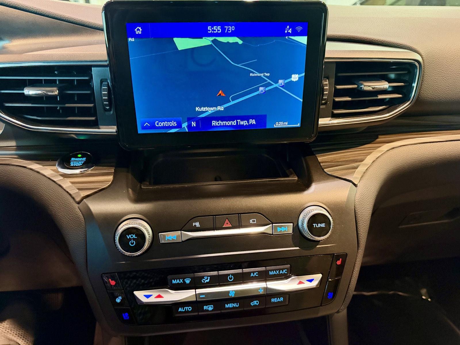 Used 2020 Ford Explorer Limited AWD/4WD image 46