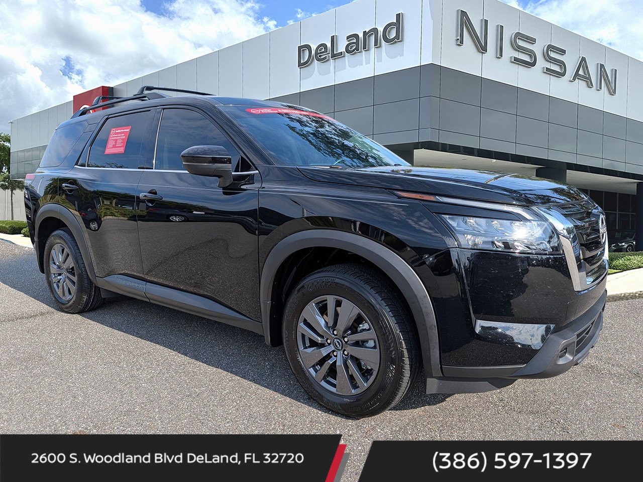 Certified 2024 Nissan Pathfinder SV FWD image 1