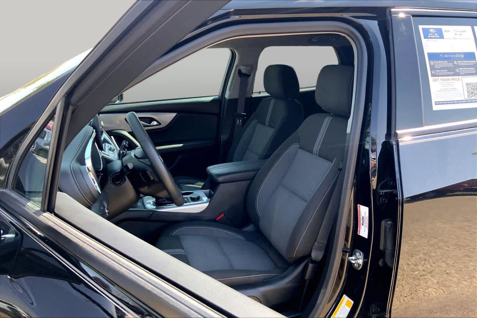 Used 2024 Chevrolet Blazer LT w/ Convenience Package FWD image 8