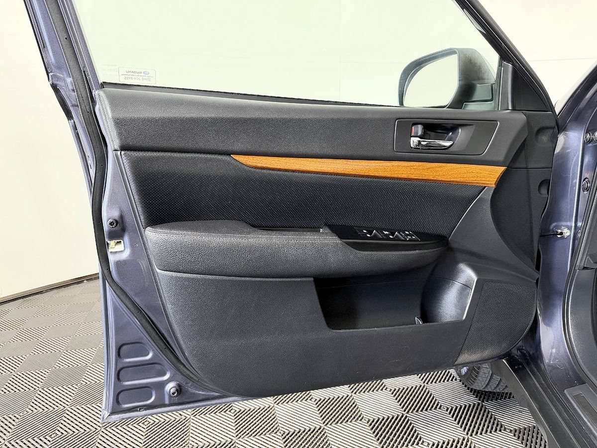 Used 2014 Subaru Outback 2.5i Limited w/ Moonroof Package AWD/4WD image 29