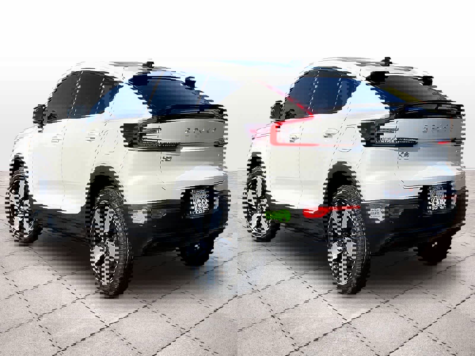 Used 2023 Volvo C40 P8 Recharge Ultimate image 14