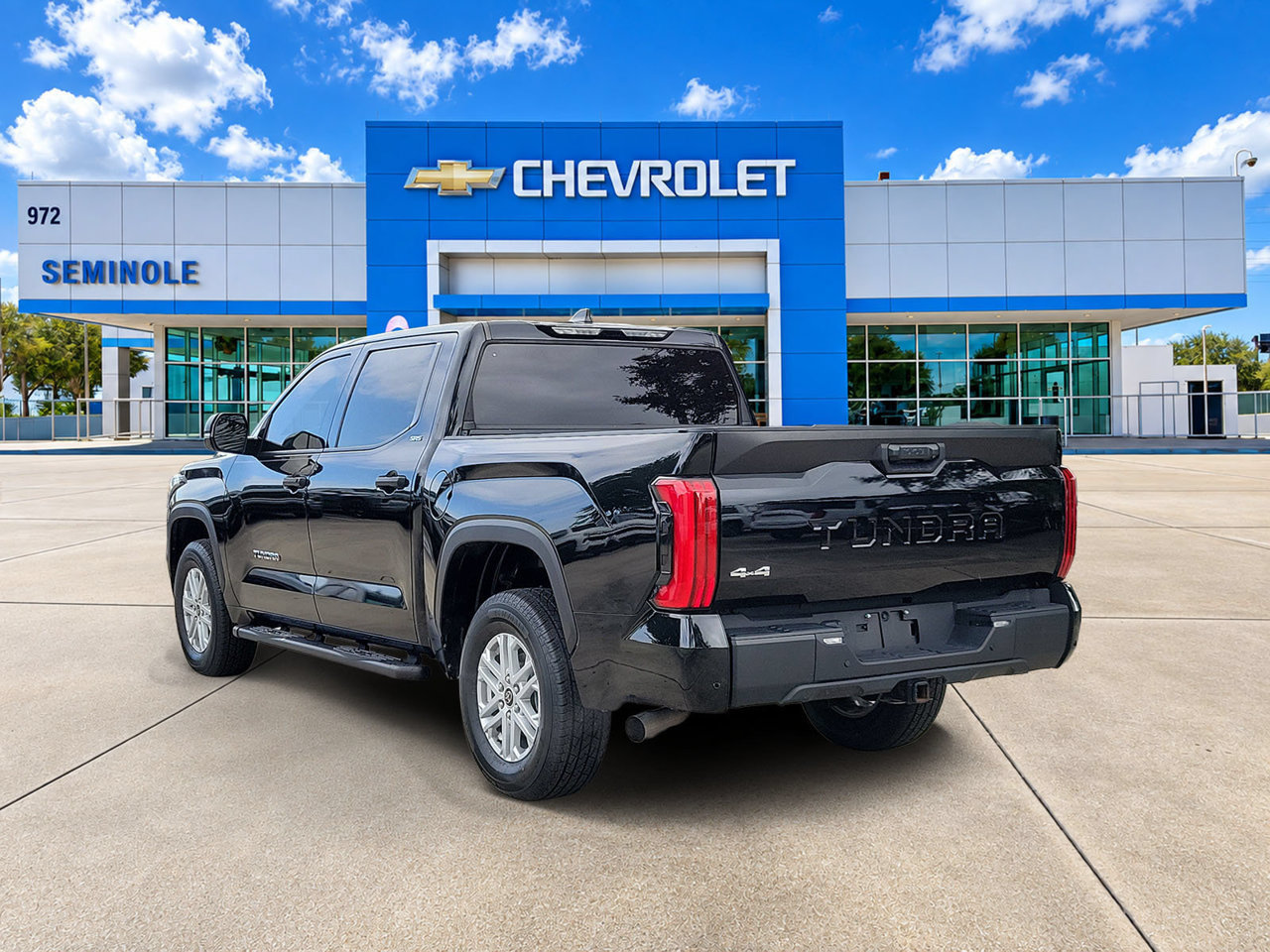 Used 2024 Toyota Tundra SR5 w/ SR5 Convenience Package AWD/4WD image 4