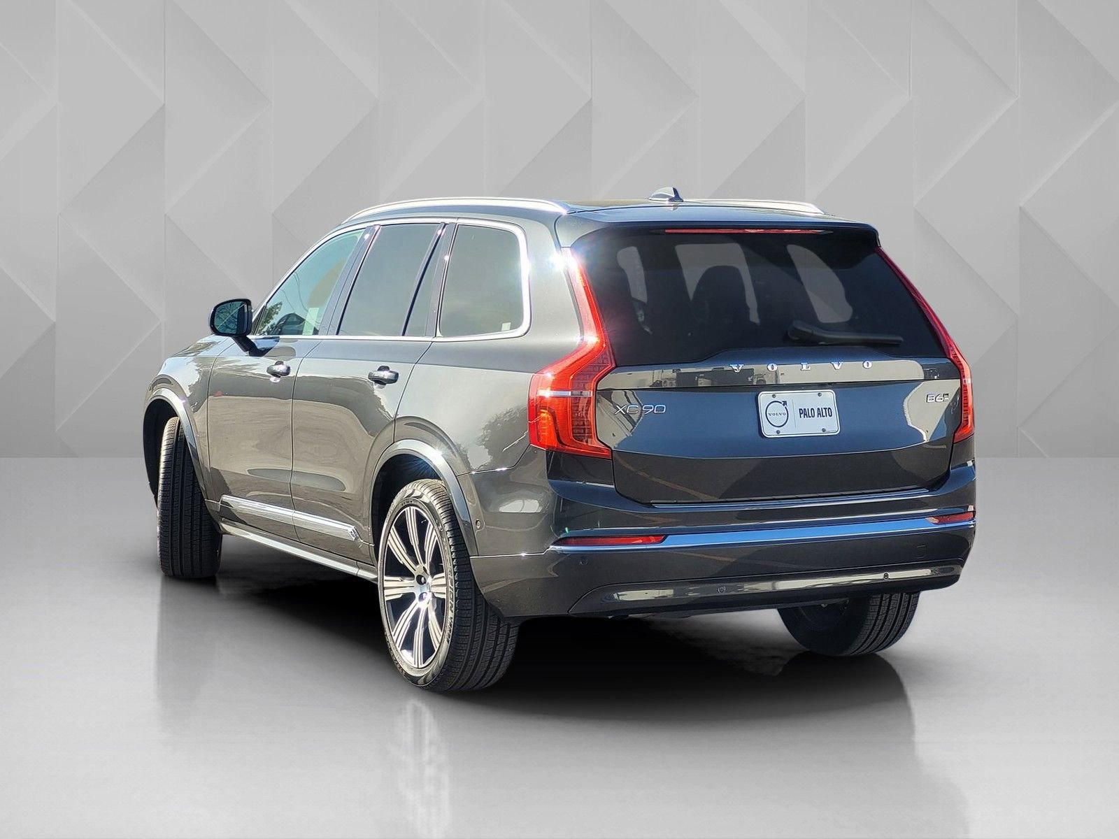Certified 2025 Volvo XC90 B6 Ultra w/ Protection Package Premier image 4