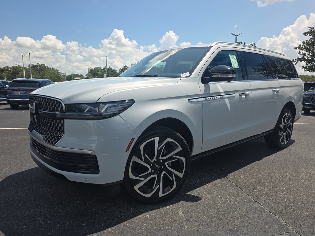 New 2026 Lincoln Navigator L Reserve AWD/4WD image 28