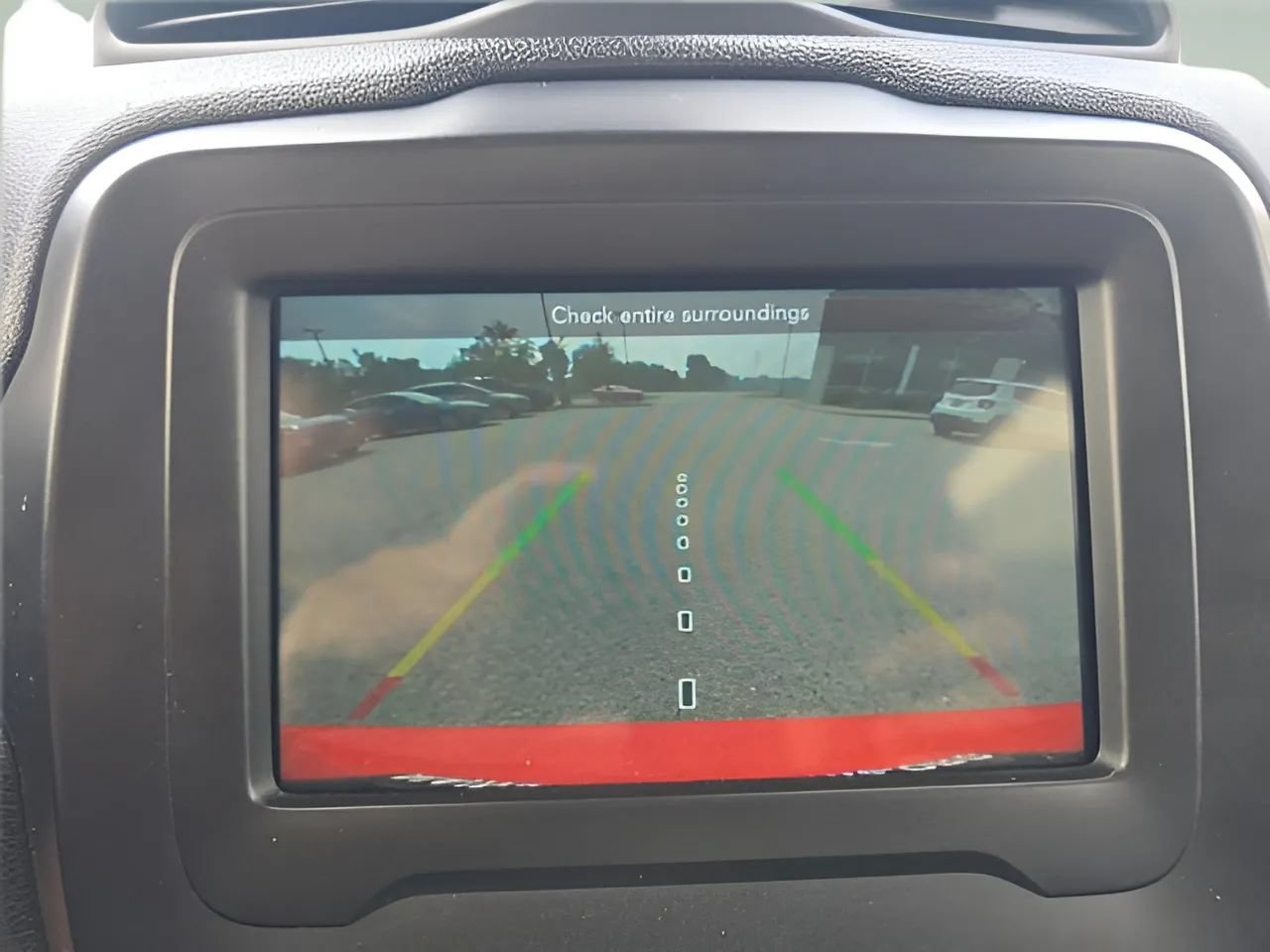 Used 2019 Jeep Renegade Latitude w/ Cold Weather Group AWD/4WD image 26
