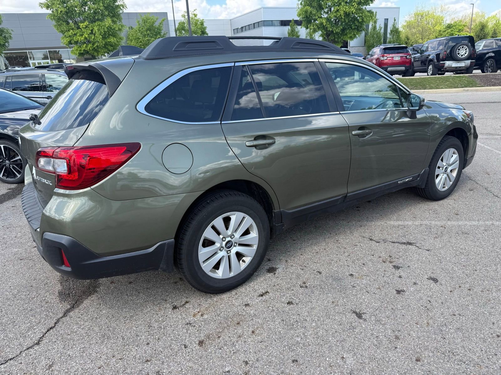 Used 2019 Subaru Outback 2.5i Premium w/ Popular Package #2 AWD/4WD image 5