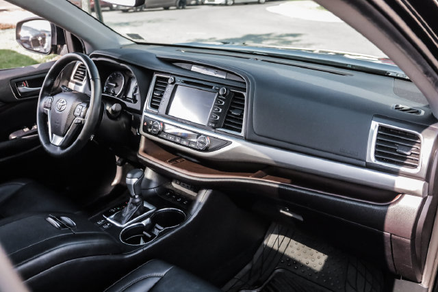 Used 2019 Toyota Highlander XLE AWD/4WD image 58