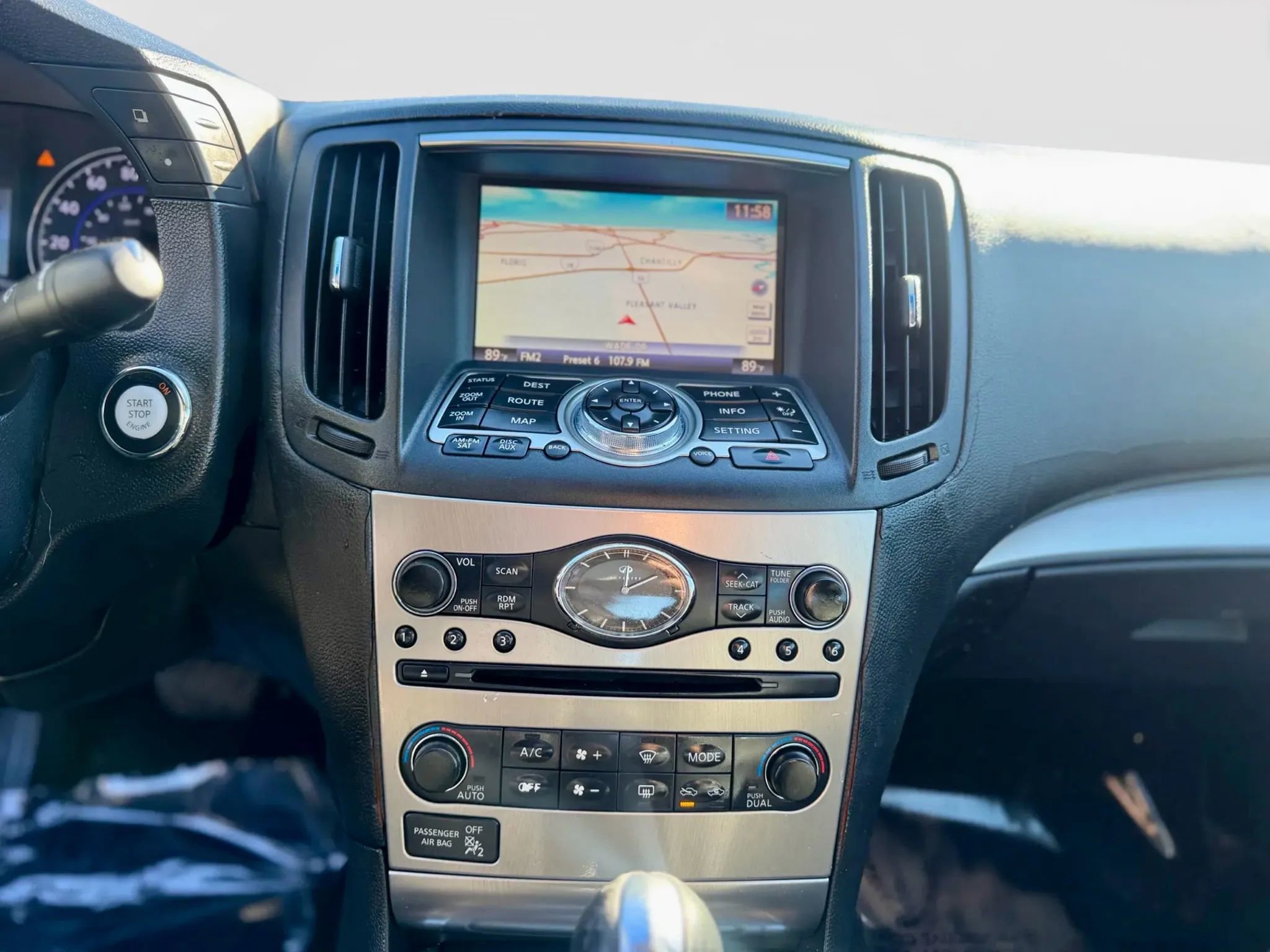 Used 2011 INFINITI G37 x Sedan w/ Premium Pkg image 19