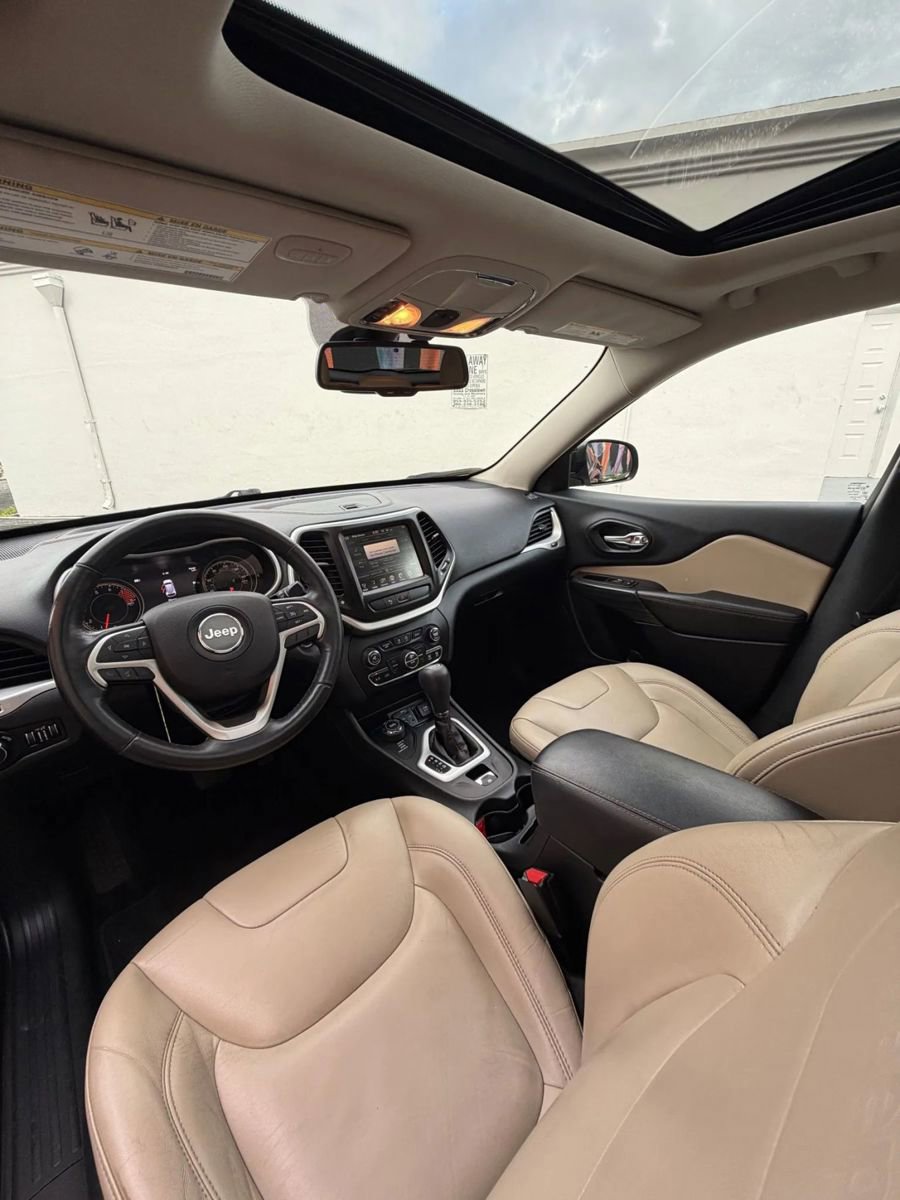 Used 2016 Jeep Cherokee Limited image 16
