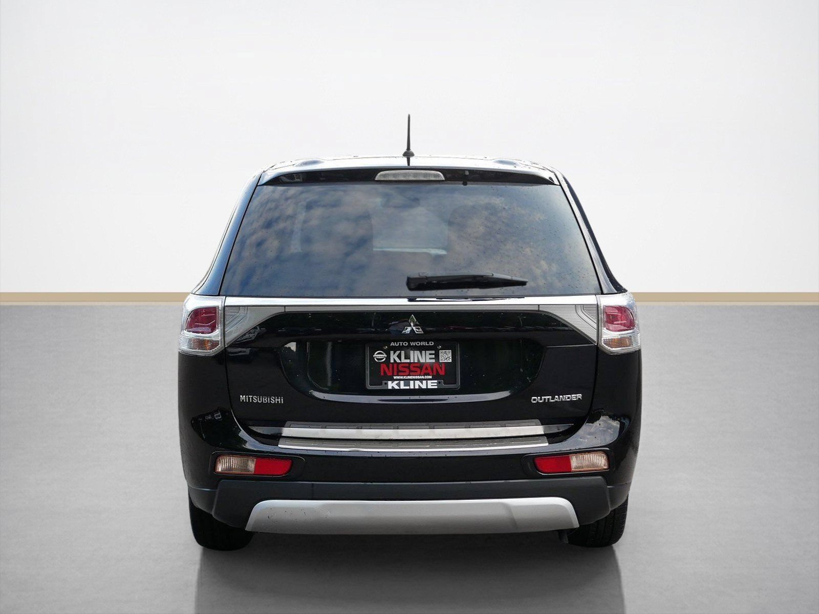 Used 2015 Mitsubishi Outlander SE AWD/4WD image 4