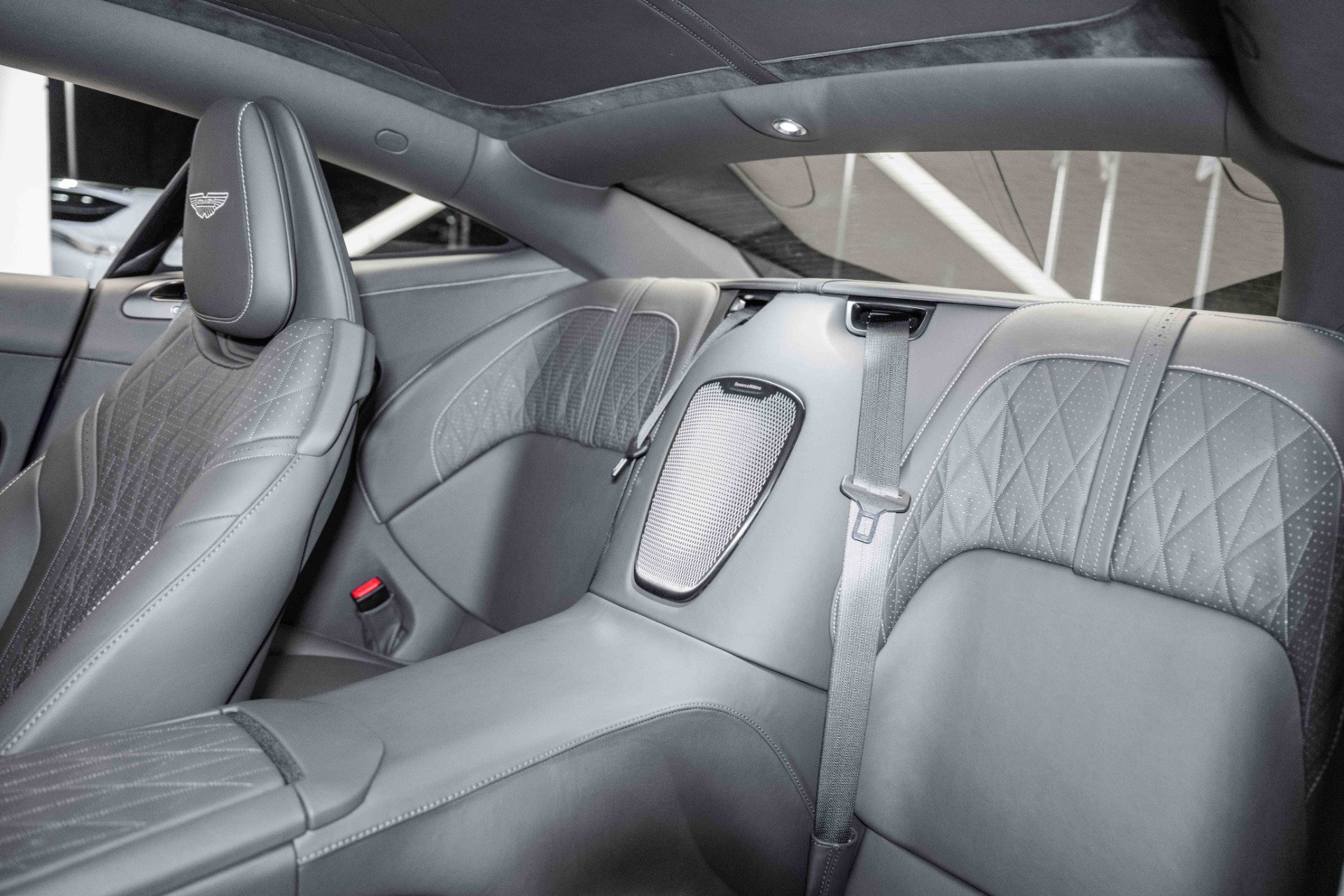 Used 2024 Aston Martin DB12 Coupe image 14