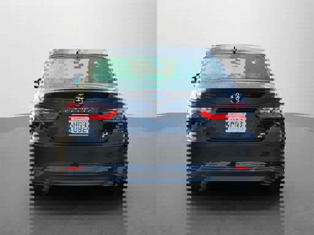 Used 2023 Toyota Camry LE image 5