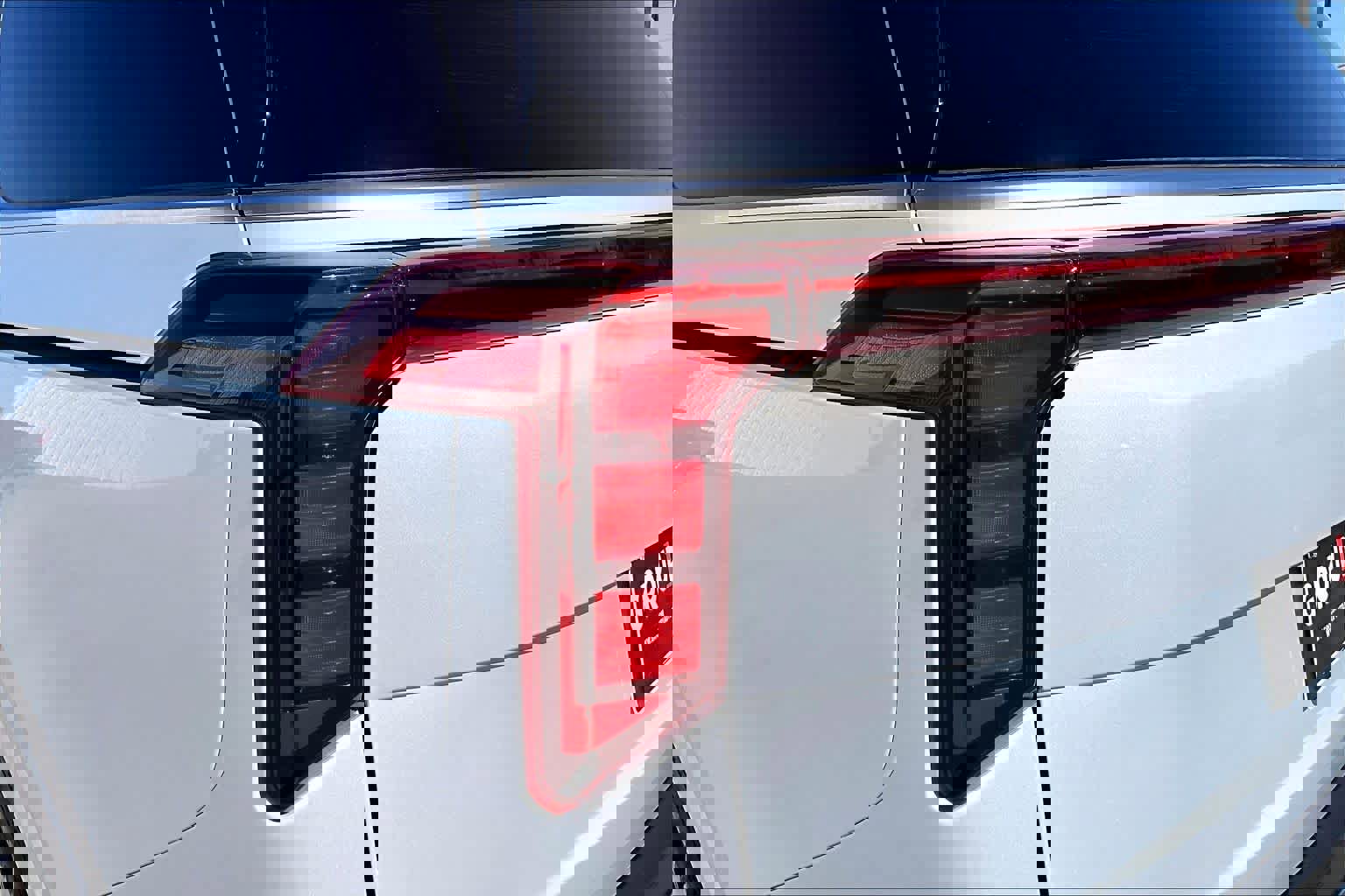 Used 2025 Kia Carnival SX image 29