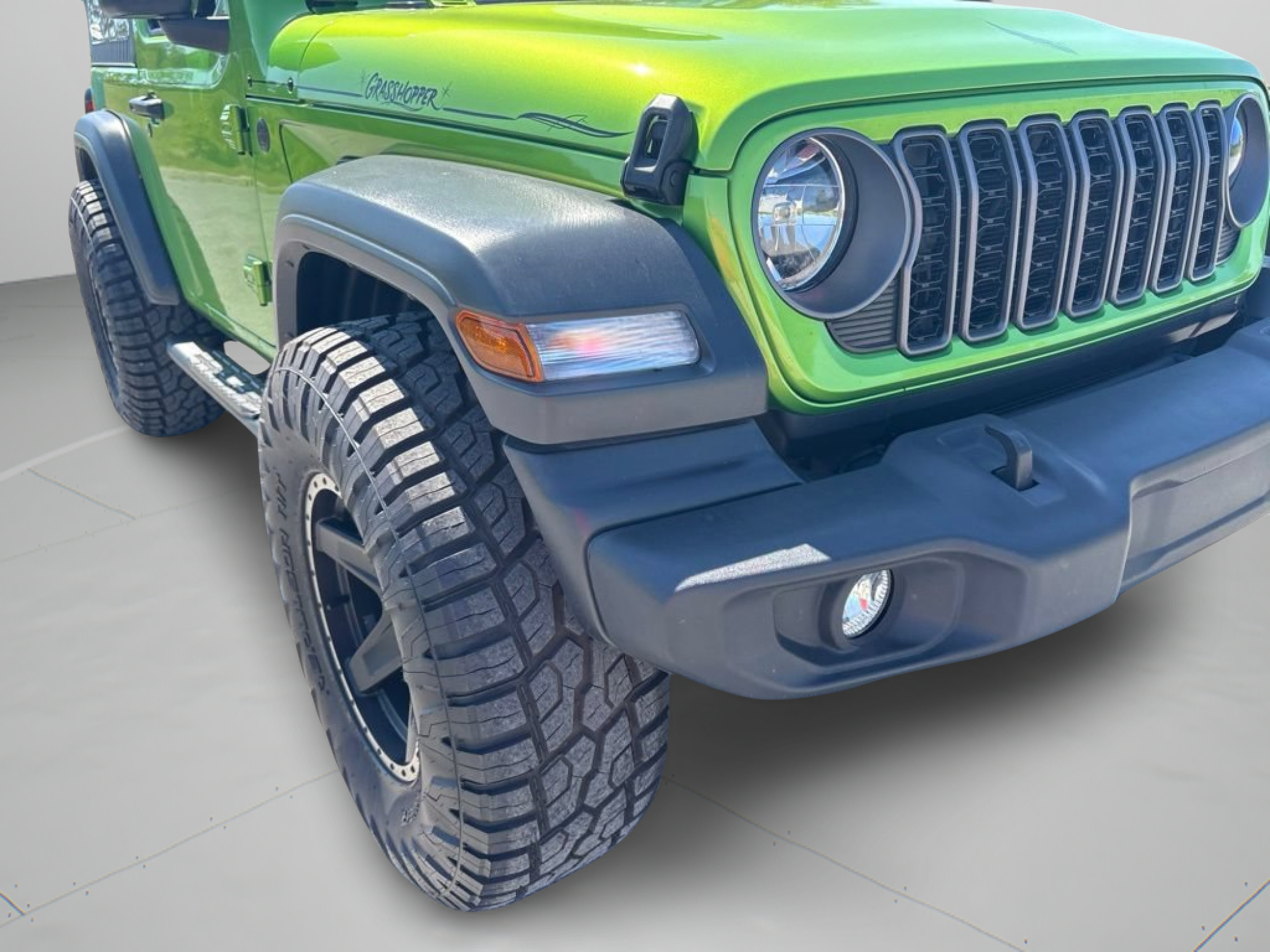 Used 2025 Jeep Wrangler Sport AWD/4WD image 2
