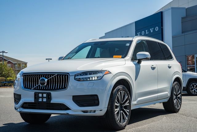 Certified 2022 Volvo XC90 T6 Momentum w/ Climate Package image 3