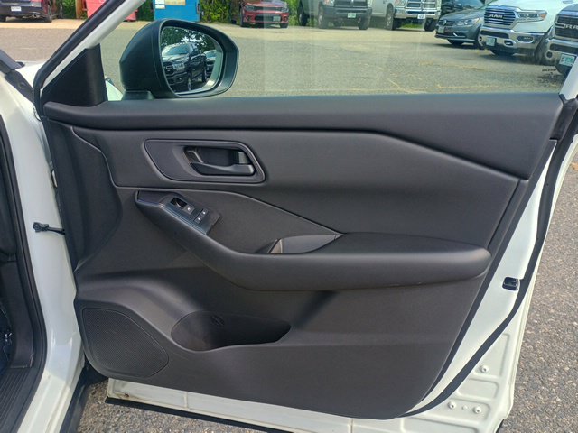 Used 2024 Nissan Rogue S AWD/4WD image 12