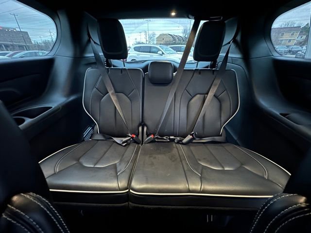 Used 2026 Chrysler Pacifica Limited image 12