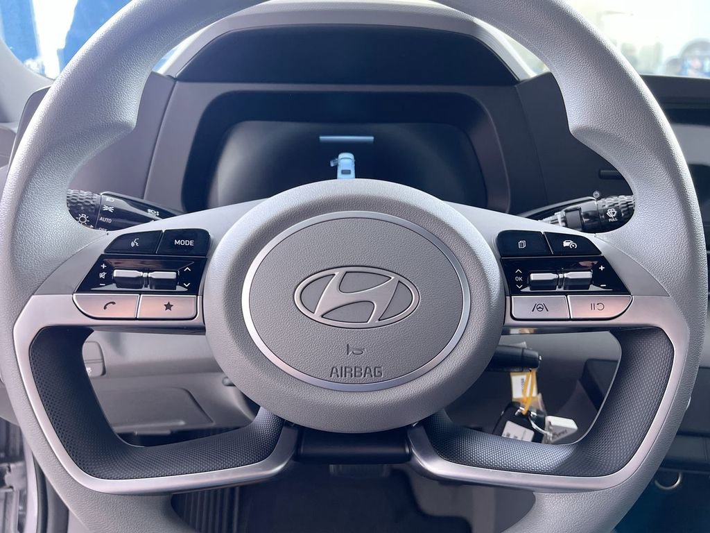 Used 2025 Hyundai Elantra SE FWD image 16
