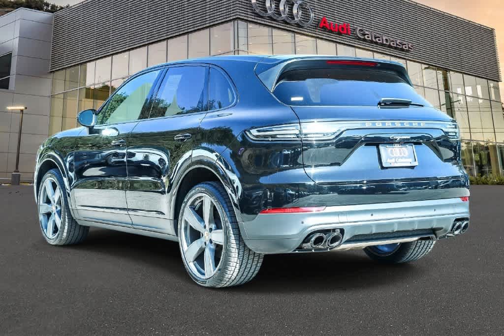 Used 2023 Porsche Cayenne Platinum Edition AWD/4WD image 4