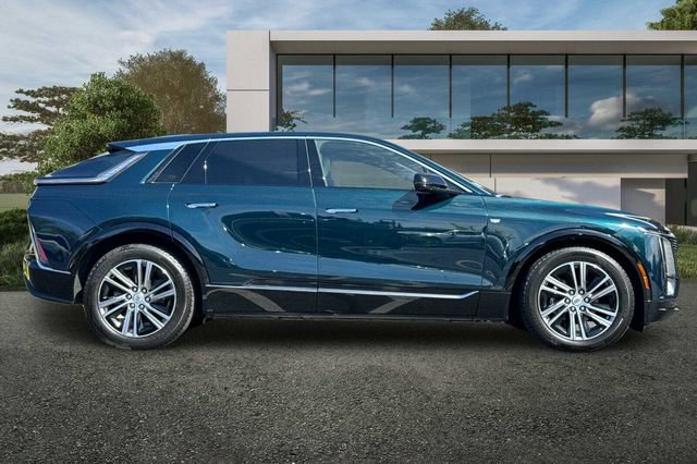 Certified 2024 Cadillac Lyriq Luxury w/ LPO, Floor Liner Package AWD/4WD image 3