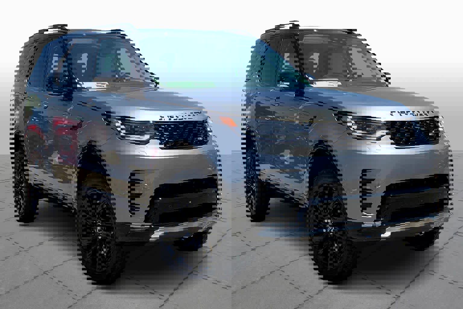 New 2025 Land Rover Discovery Dynamic SE image 2