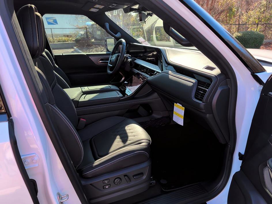 New 2026 INFINITI QX80 Autograph image 21
