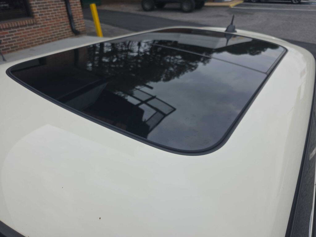 Used 2010 MINI Cooper Hardtop image 9