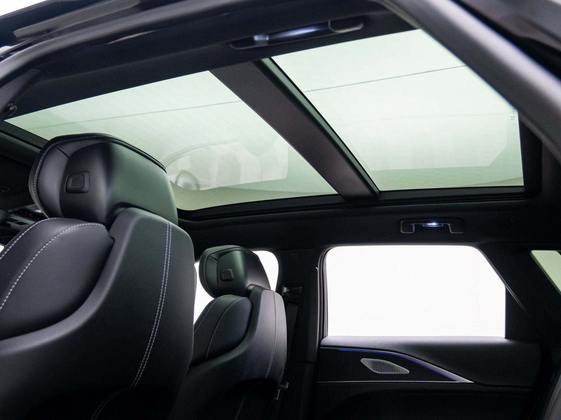 Certified 2025 Cadillac Lyriq Luxury w/ LPO, Floor Liner Package image 22