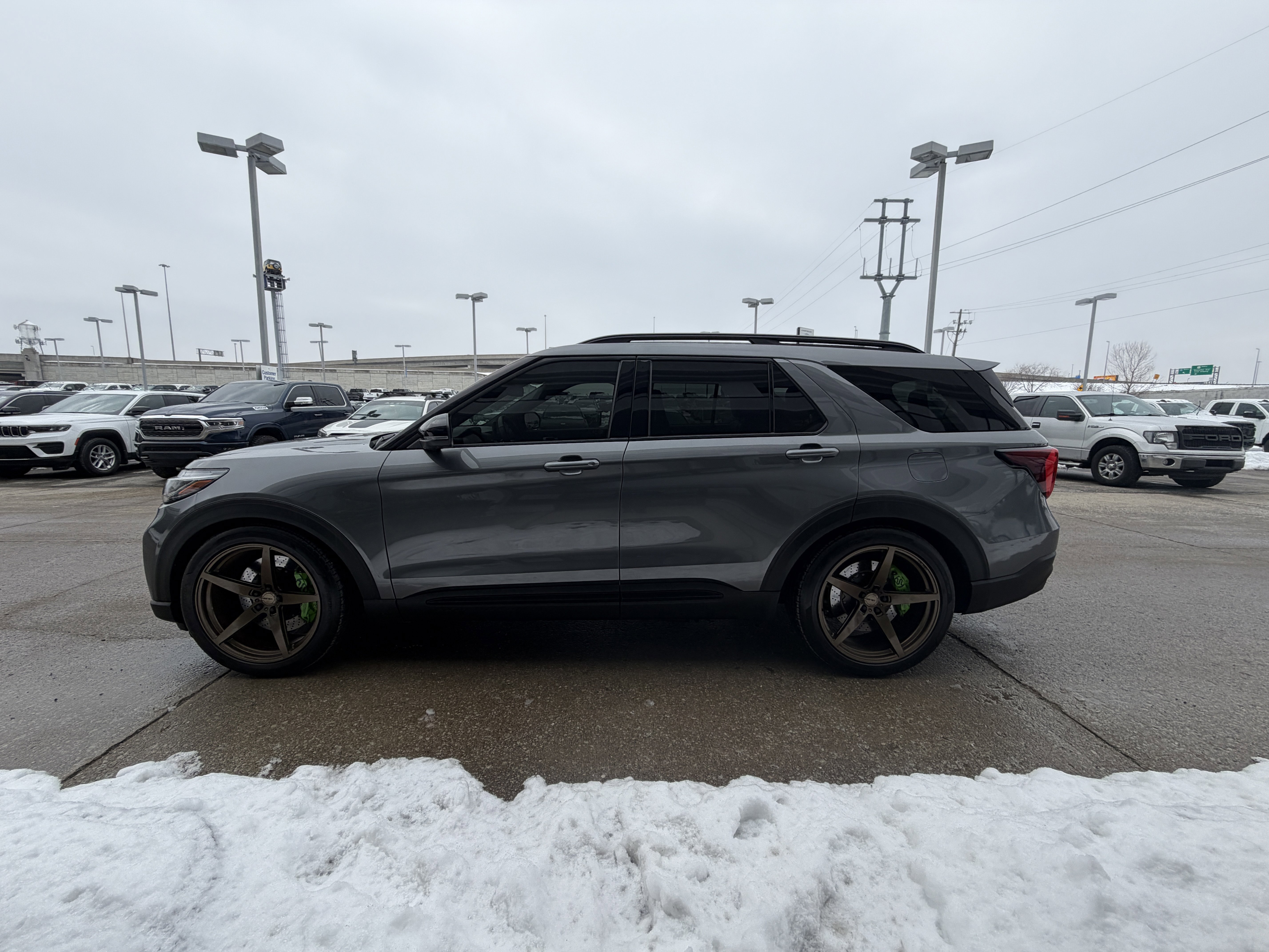 Used 2025 Ford Explorer ST image 16