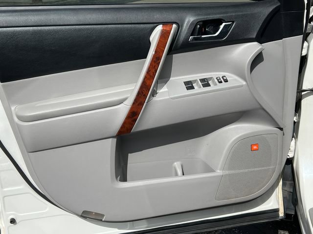 Used 2013 Toyota Highlander Limited image 16