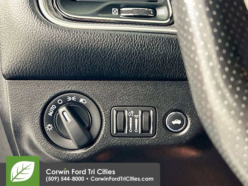 Used 2019 Dodge Challenger SRT Hellcat Redeye image 19