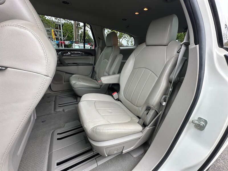 Used 2015 Buick Enclave Leather FWD image 21