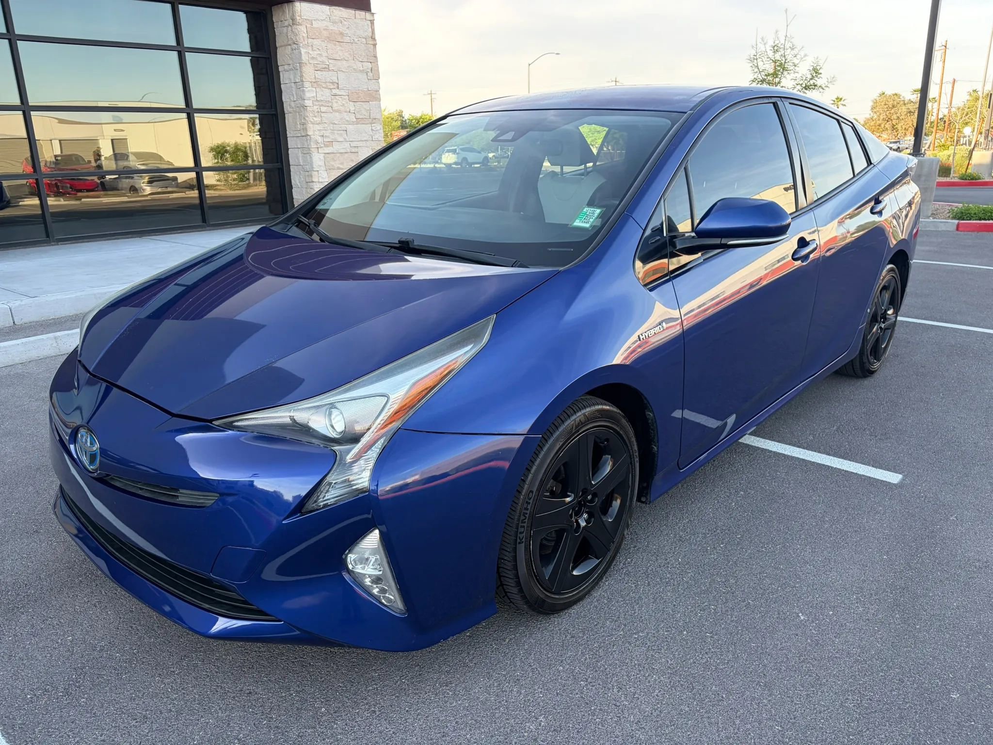 Used 2016 Toyota Prius Three Touring FWD image 2
