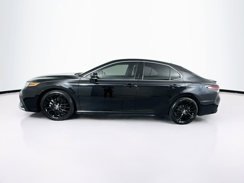 Used 2022 Toyota Camry XSE FWD image 6
