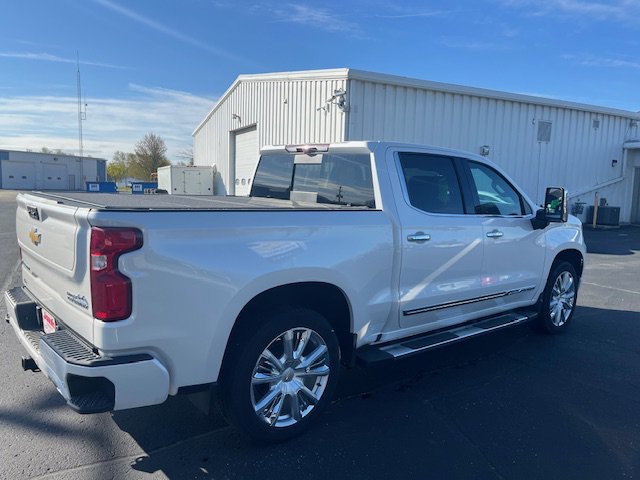 Used 2024 Chevrolet Silverado 1500 High Country w/ Technology Package image 8
