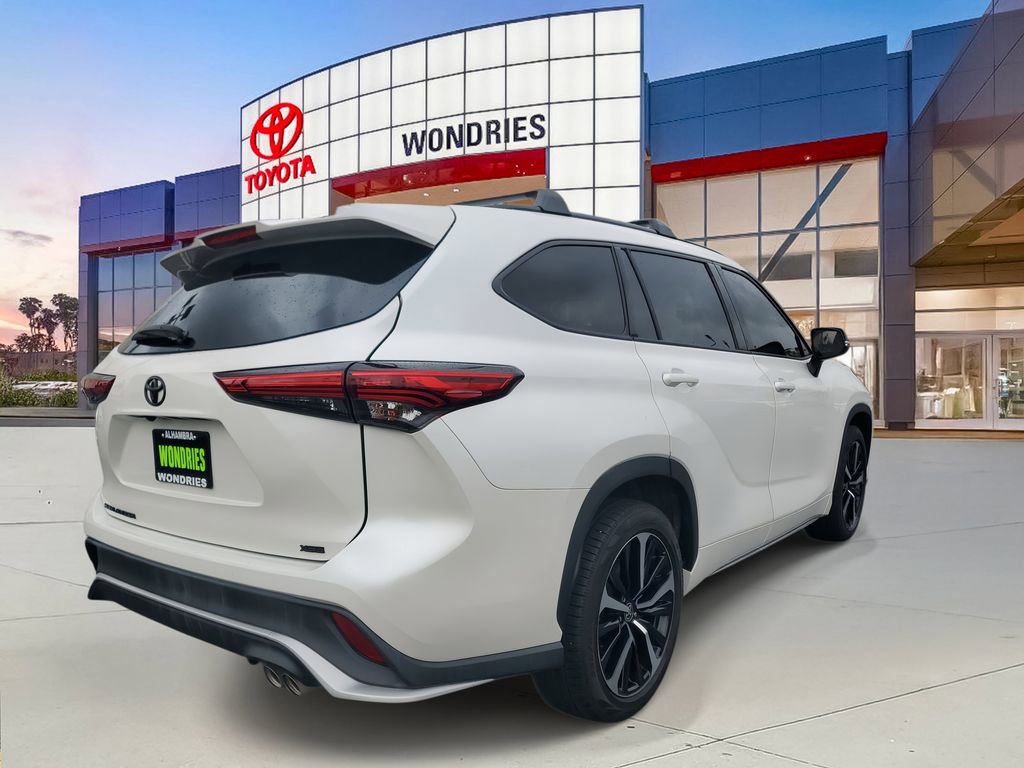 Used 2021 Toyota Highlander XSE image 4