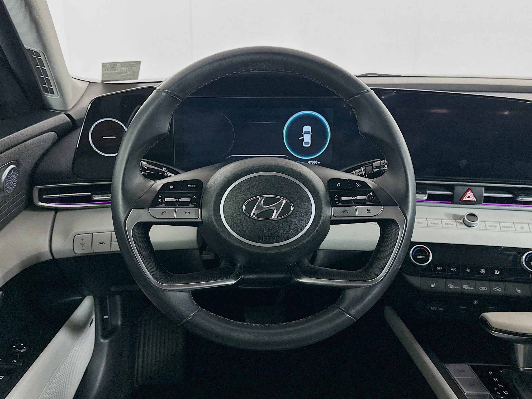 Used 2022 Hyundai Elantra Limited FWD image 18
