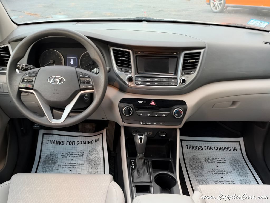 Used 2017 Hyundai Tucson SE w/ SE Popular Package 02 AWD/4WD image 17