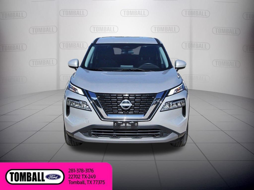 Used 2023 Nissan Rogue SV FWD image 2
