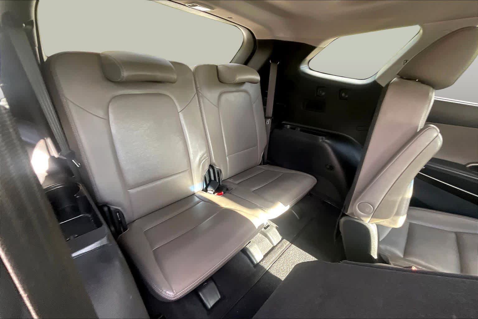 Used 2017 Hyundai Santa Fe Limited FWD image 32