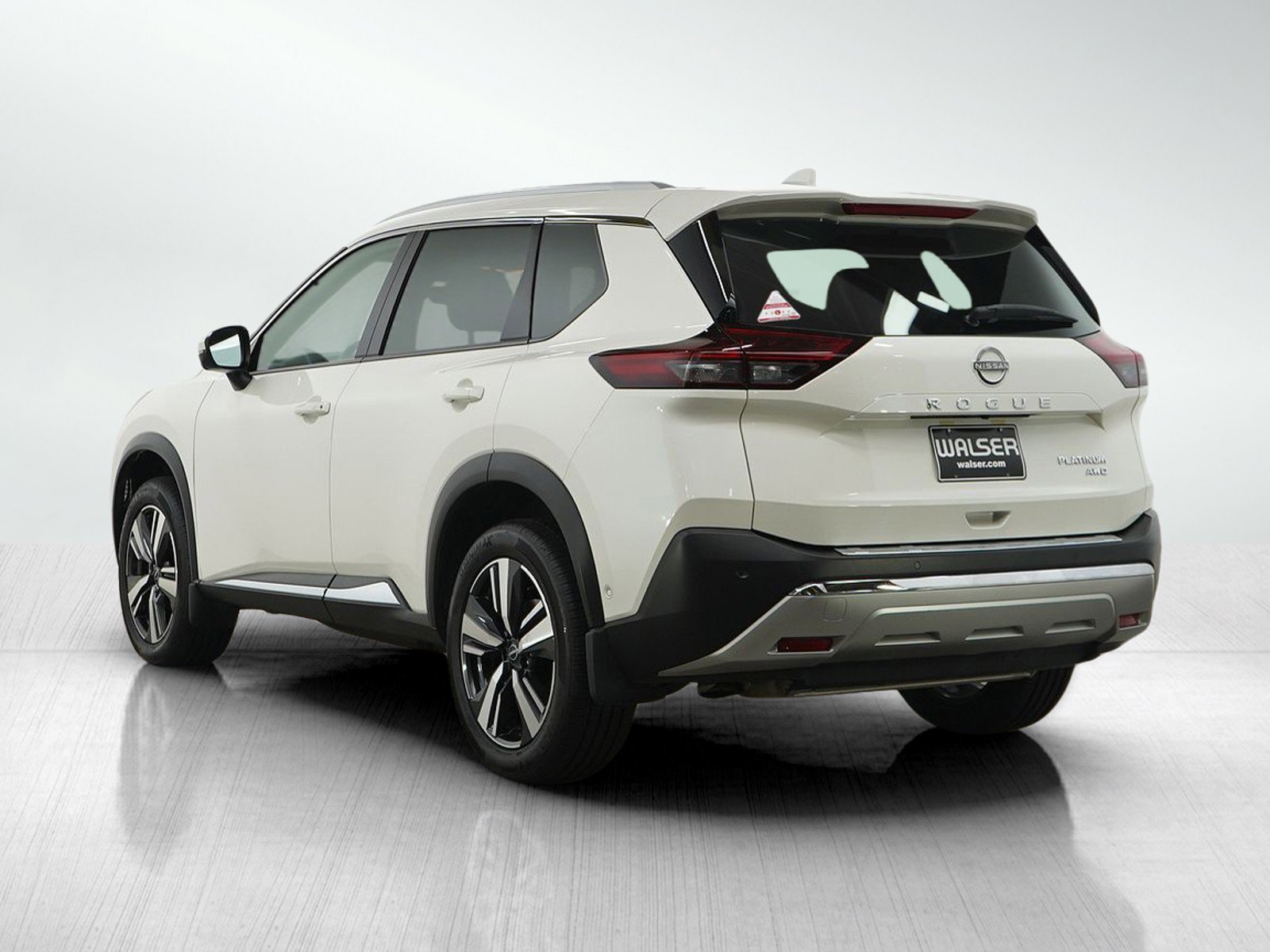 Used 2023 Nissan Rogue Platinum w/ Platinum Premium Package AWD/4WD image 3