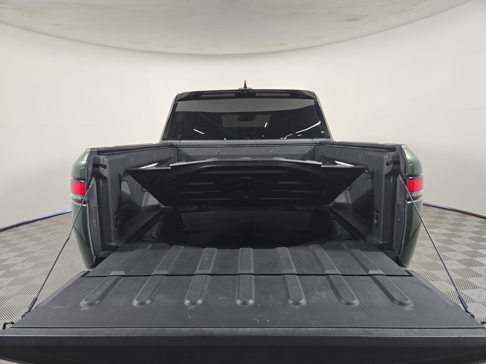 Used 2024 Rivian R1T Adventure Dual AWD/4WD image 15