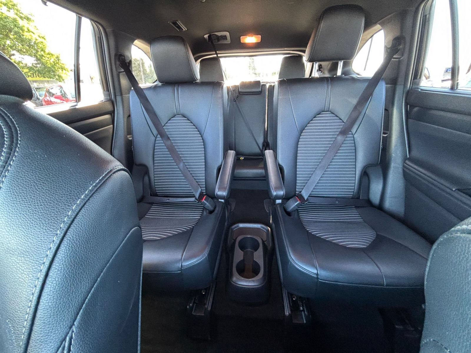 Used 2025 Toyota Highlander XSE AWD/4WD image 37