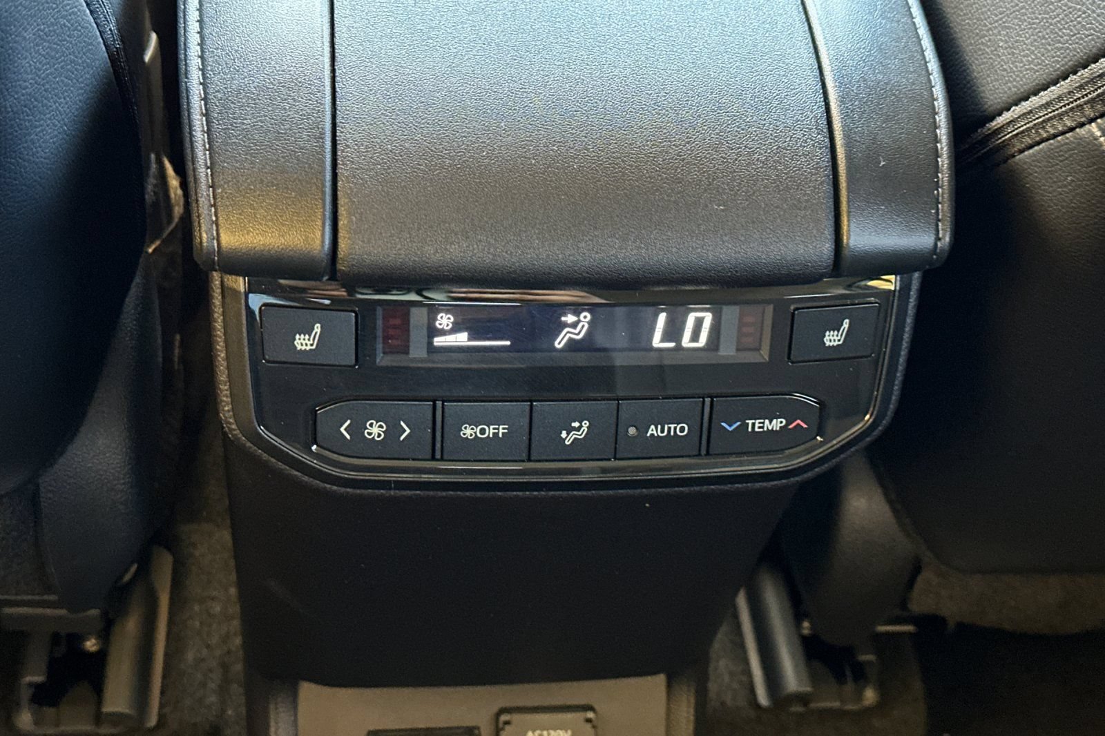 Used 2026 Toyota Highlander Platinum AWD/4WD image 15