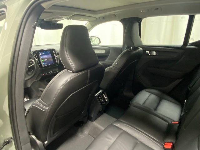 Certified 2024 Volvo XC40 B5 Plus w/ Protection Package Premier image 13