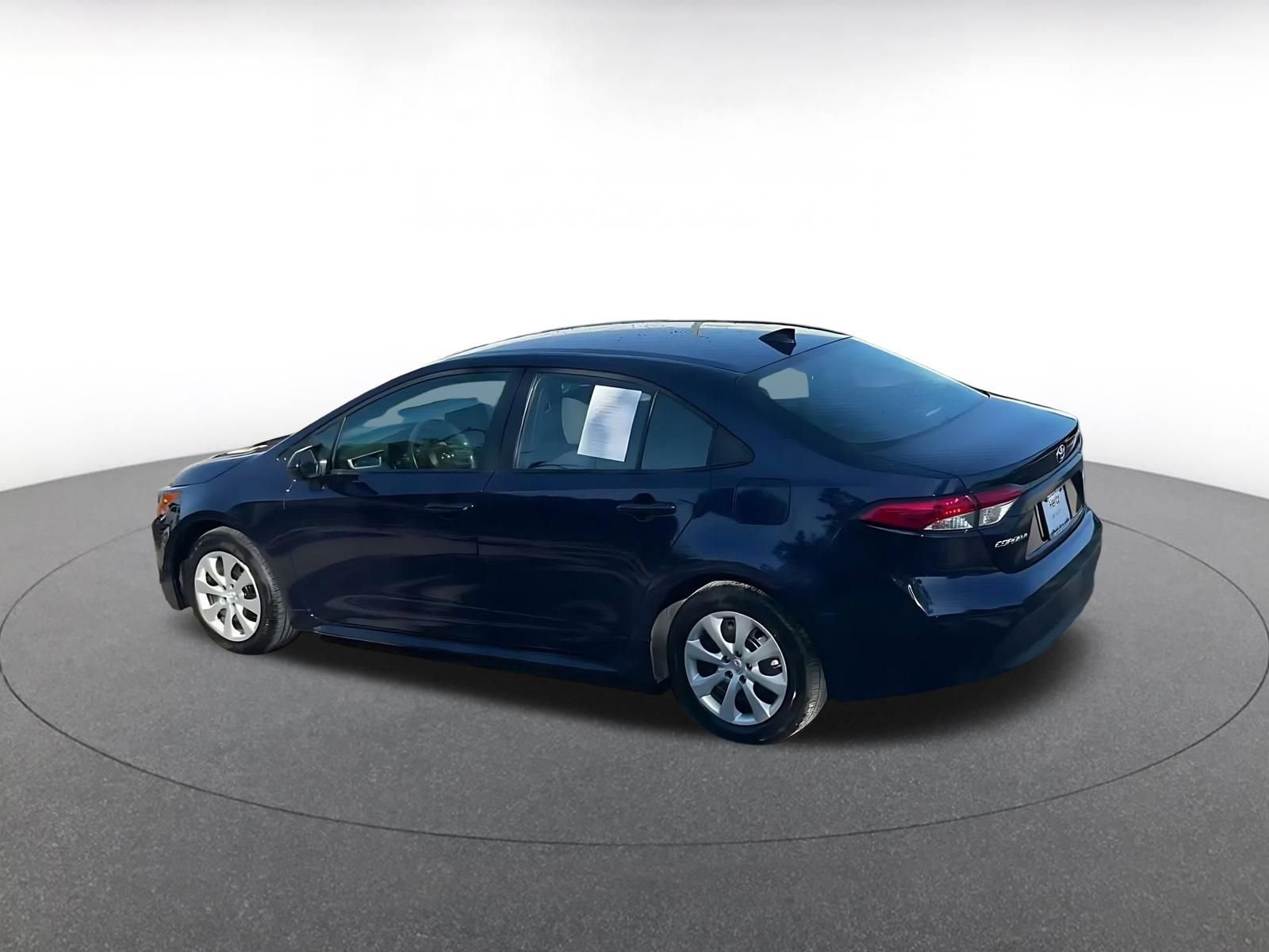 Used 2025 Toyota Corolla LE FWD image 10