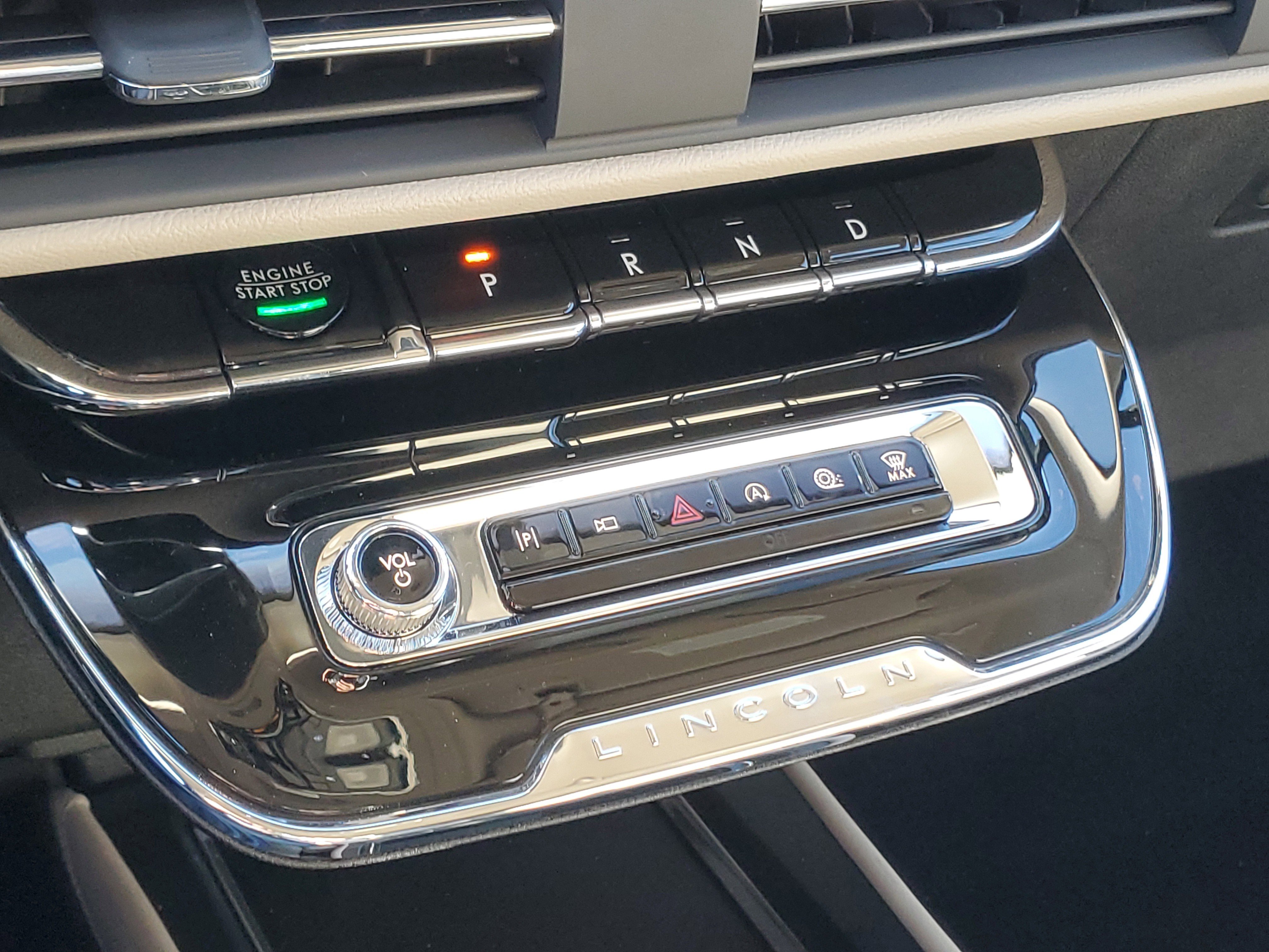 New 2025 Lincoln Corsair Reserve w/ Equipment Group 202A image 22