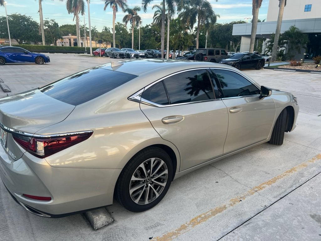 Used 2023 Lexus ES 350 w/ Accessory Package (Z2) FWD image 10